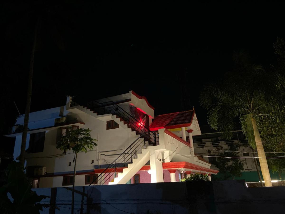 Hostelexp, Varkala - A Beach Town Hostel מראה חיצוני תמונה