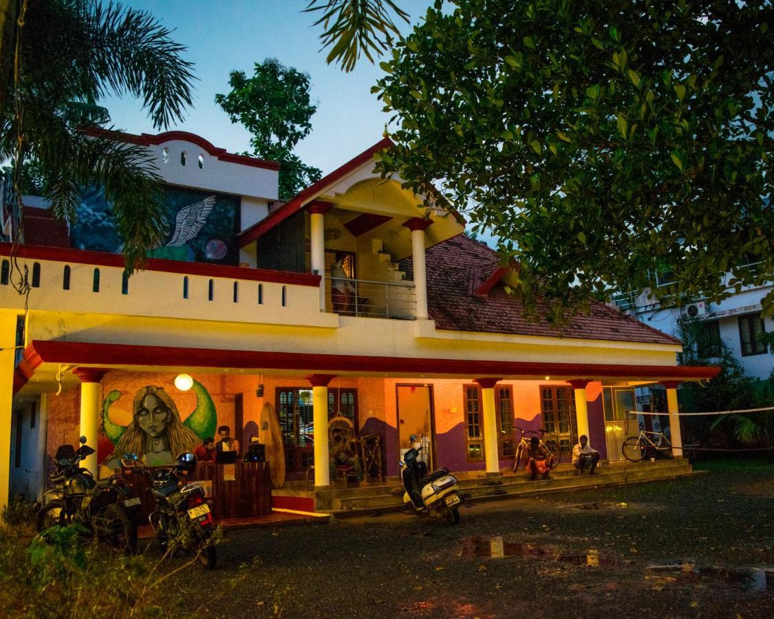 Hostelexp, Varkala - A Beach Town Hostel מראה חיצוני תמונה