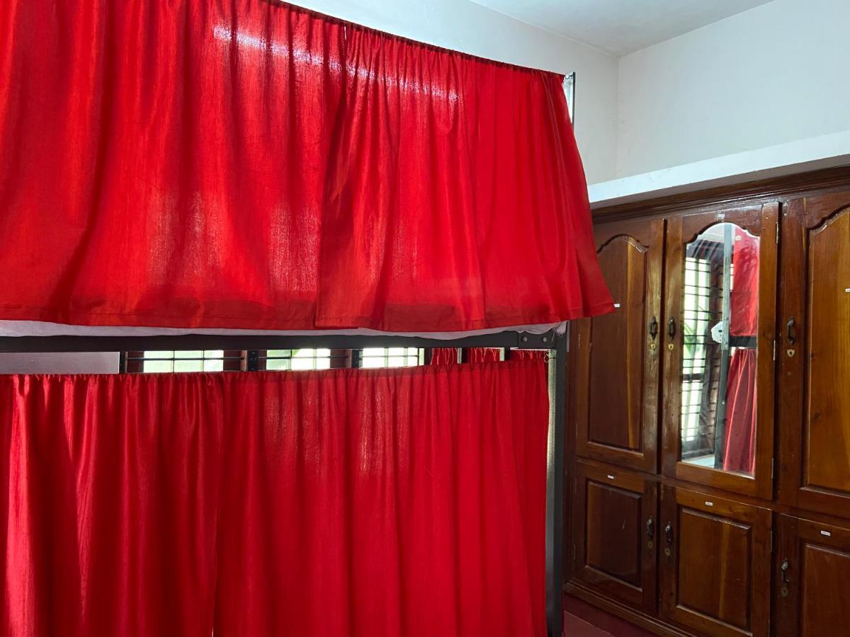 Hostelexp, Varkala - A Beach Town Hostel מראה חיצוני תמונה