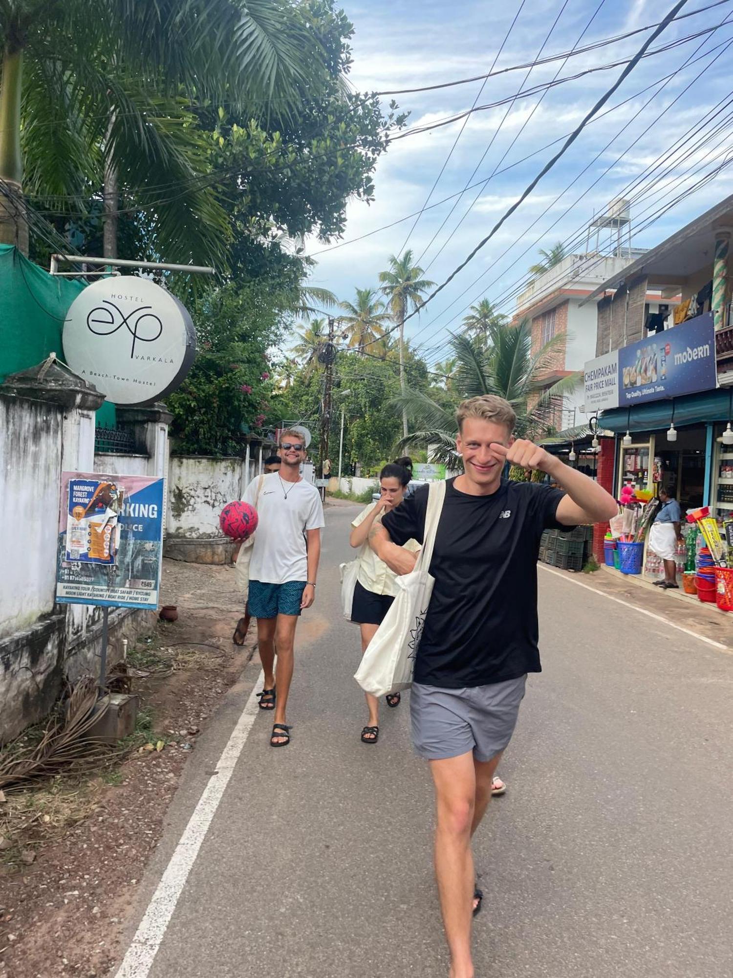 Hostelexp, Varkala - A Beach Town Hostel מראה חיצוני תמונה